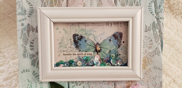 Removable shaker frame with Katie Pertiet&#039;s artwork