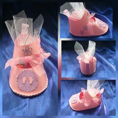 Baby shoe gift box