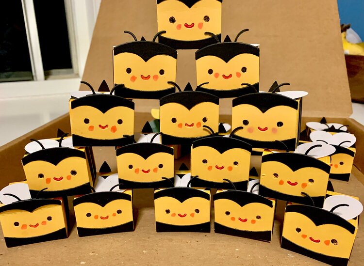A swarm of  Prep Bee  gift boxes