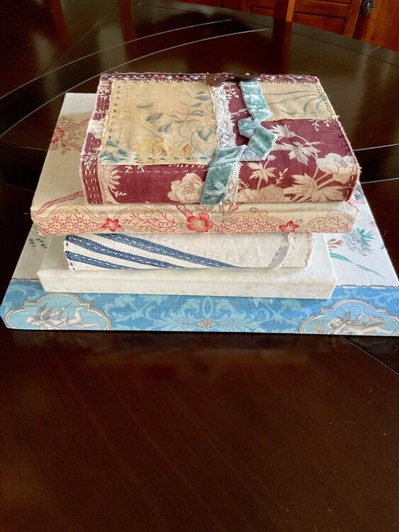 A few more journals made with old fabric scraps. 