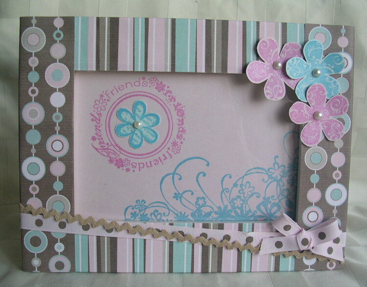 Bella Flora Friends Frame