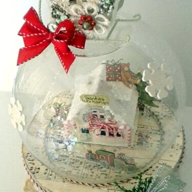 Santa&#039;s Workshop  *A Snow Globe*