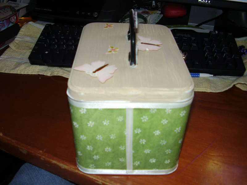 Side view of Recipe Tin Box