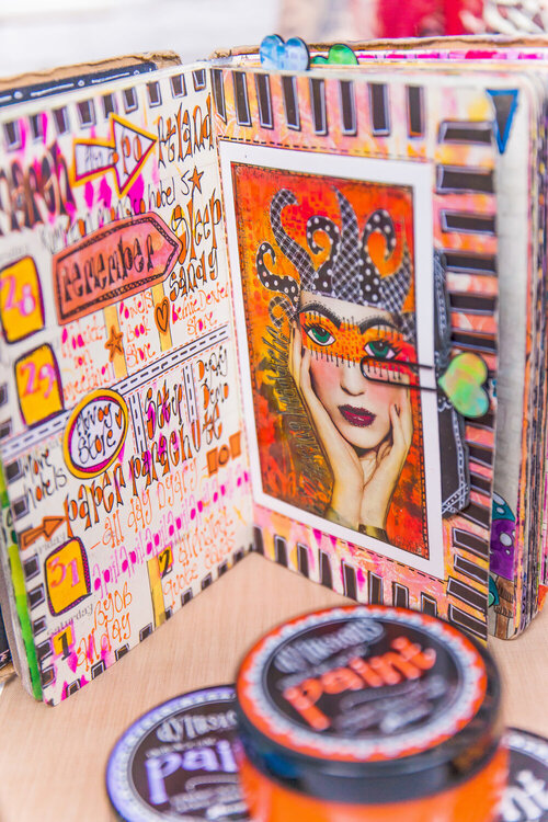Art Journaling the Dylusions Way with Dyan Reaveley