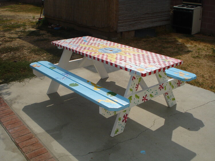 Picnic table FINISHED!