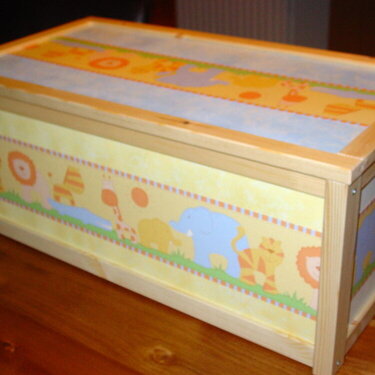 Florence toybox (back and top)