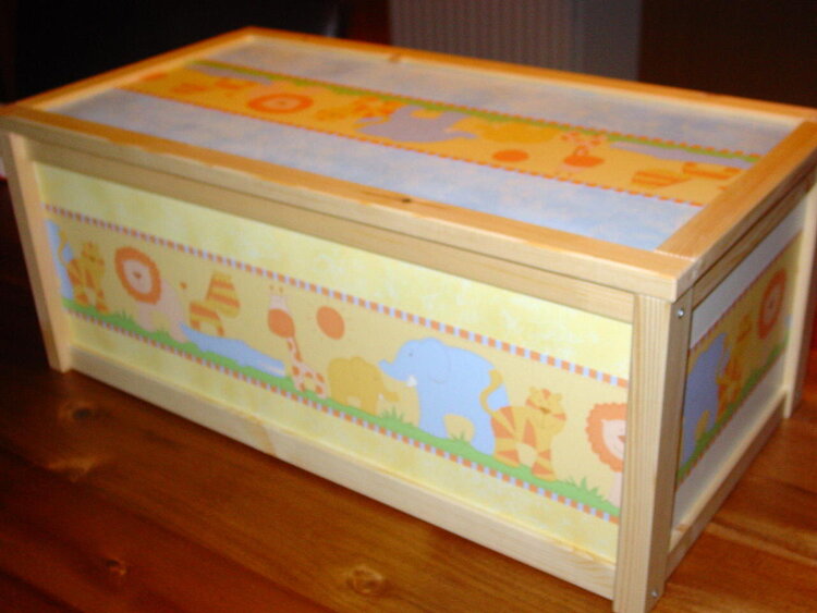Florence toybox (back and top)