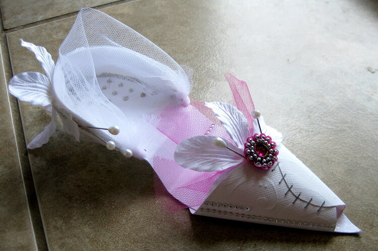 Paper Shoe - White/Pink