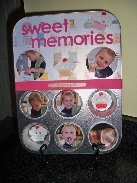 Sweet Memories Cupcake Tin