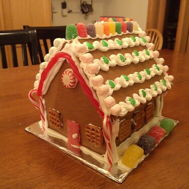B&#039;s Gingerbread House