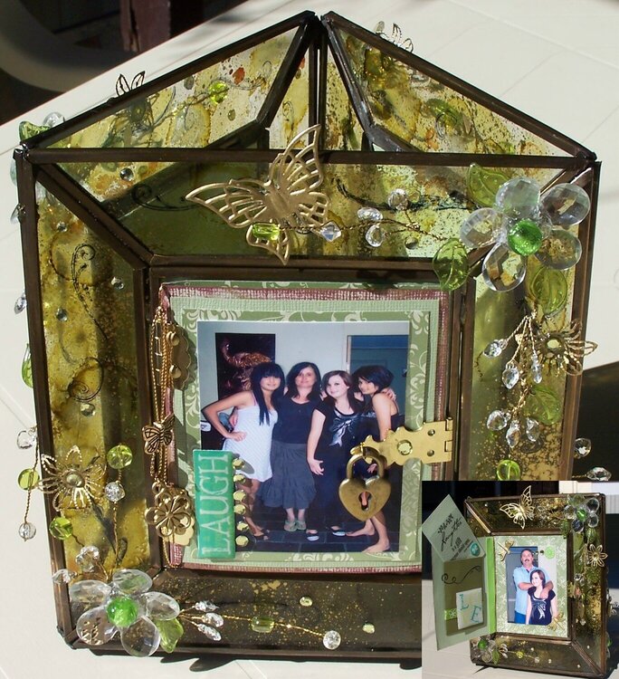 Triagular Glass Photo Frame  (show&#039;s the shape)