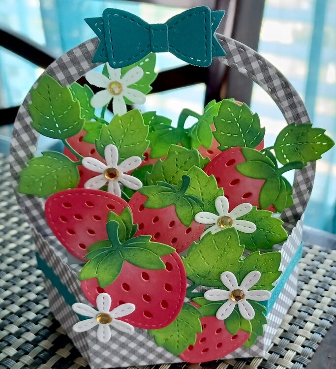 Strawberry basket platform card