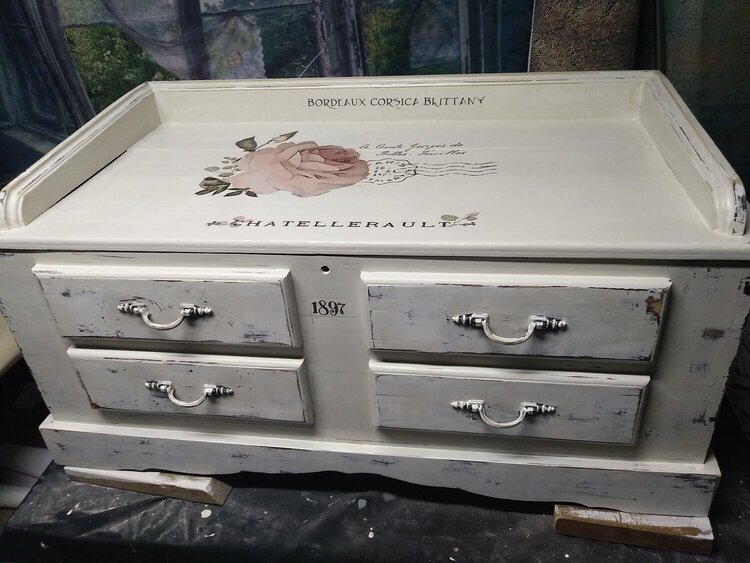 Rustic Cedar Chest --Make over