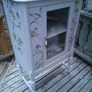 ANTIQUE RADIO CABINET MAKE OVER