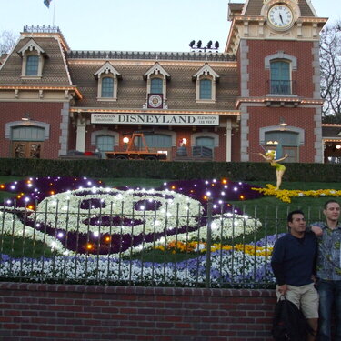 Entrance to Disneyland Park