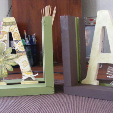 A for Ava BookShelf Ends