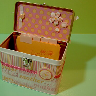 Tin Purse / Lunch Box - Mother - Inside 1