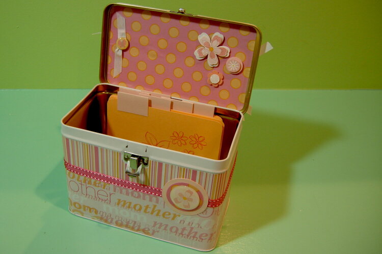 Tin Purse / Lunch Box - Mother - Inside 1