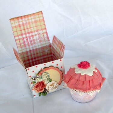 Cupcake and Box *Prima*