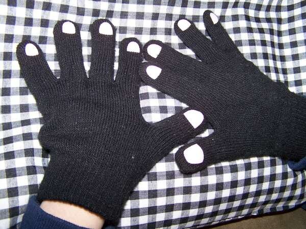 6. Mittens or Gloves 7 pts. {flcracker}