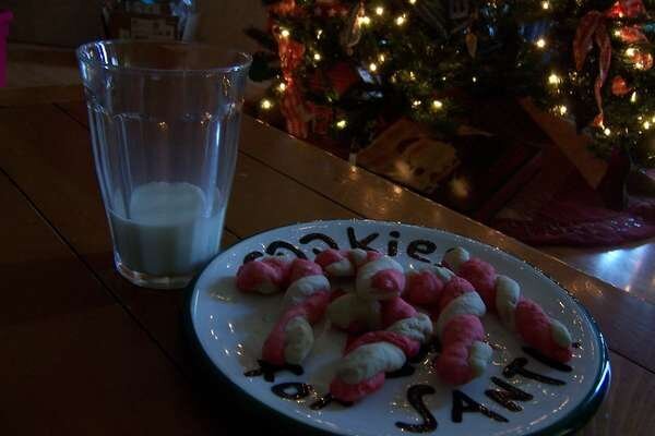 24. Milk and Cookies 9 pts. {AmandaTina}