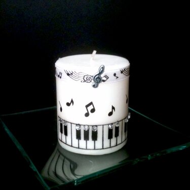 Music note candle
