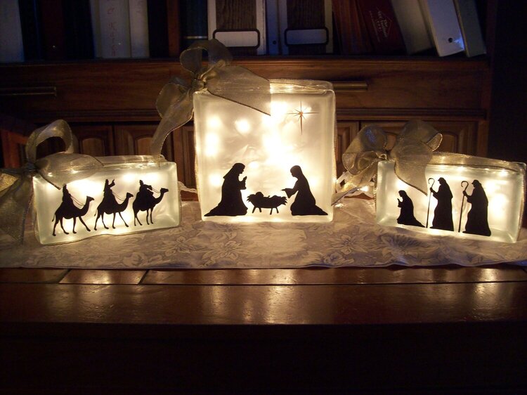 Vinyl Nativity Trio