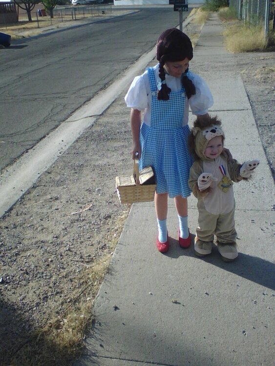 Dorothy &amp; the Cowardly Lion