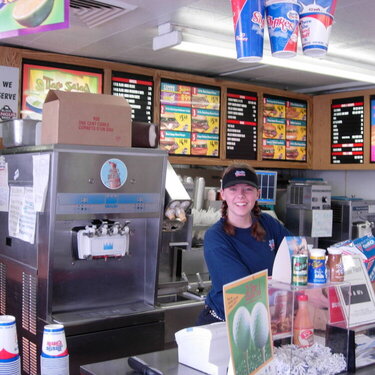November pic hunt #17: Fast food employee behind the counter