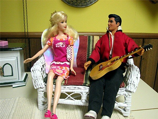 Elvis Sings a Song for Fairy Scrap Mother