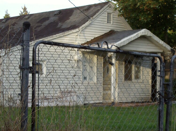 Abandoned House (9 pts)