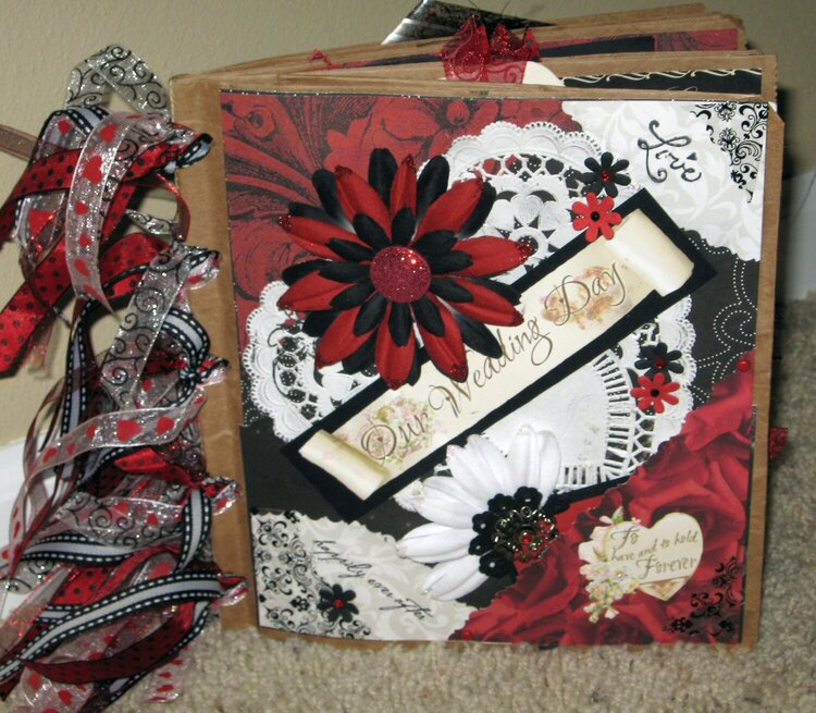 Wedding-Black/white/red paper bag album