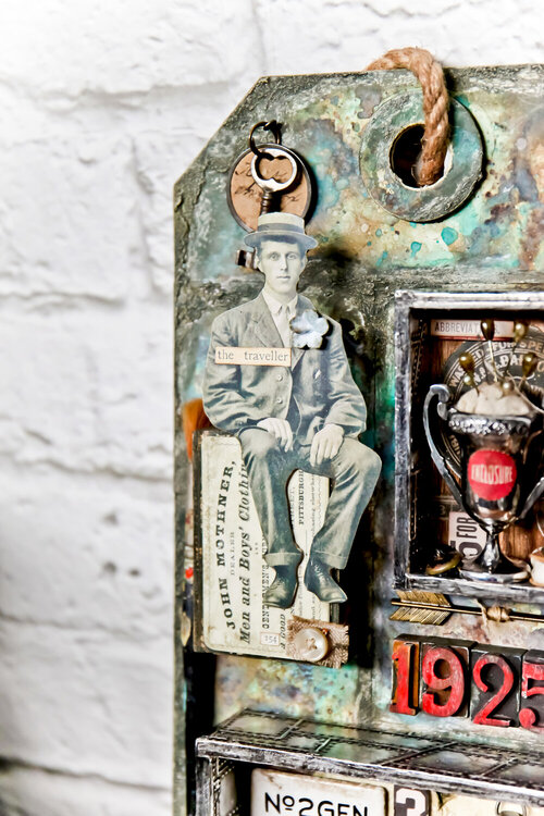 Featured in the Upcoming FREE Class: Expand Your Creativity with Tim Holtz | Distress Collage