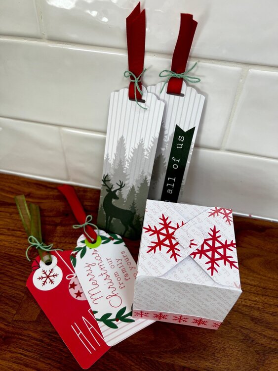 Christmas kit (box, bookmarks and tags)