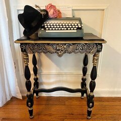 Little black glam goth table 