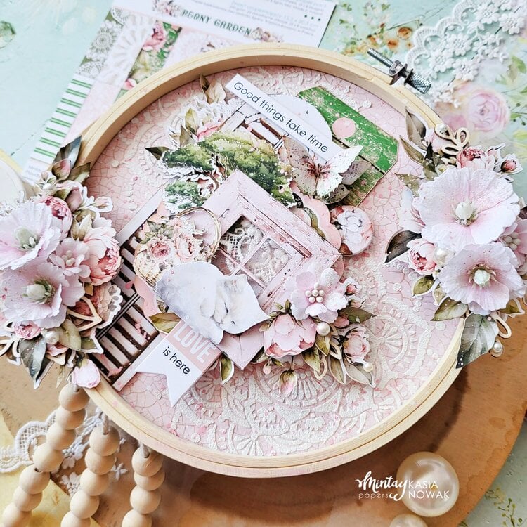 Embroidery hoop with &quot;Peony garden&quot; line and Kreativa Stencil by Katarzyna Nowak