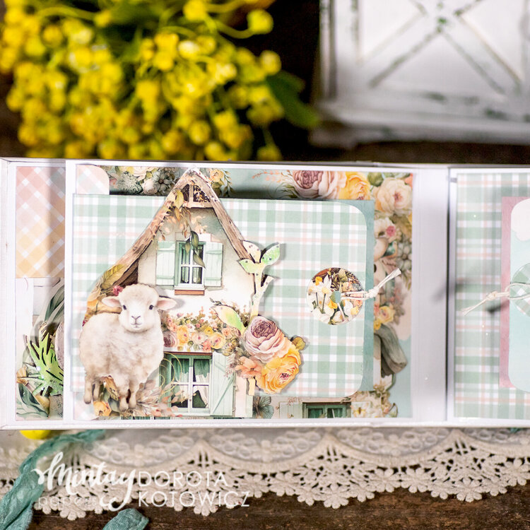 Mini album with &quot;Spring is here&quot; collection by Dorota Kotowicz