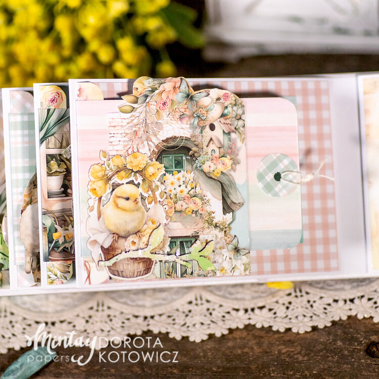 Mini album with &quot;Spring is here&quot; collection by Dorota Kotowicz