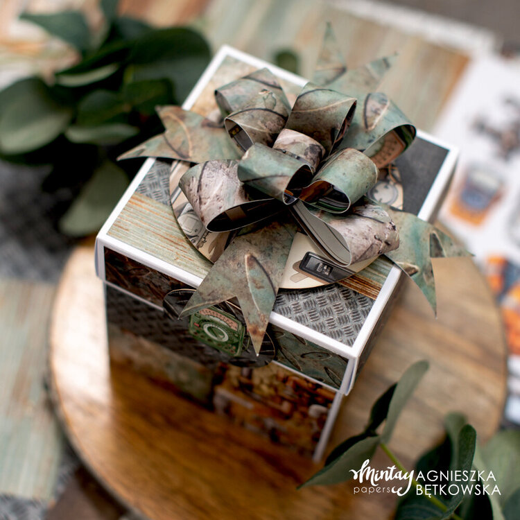 Exploding box with &quot;Mr. Fix It&quot; collection by Agnieszka Btkowska