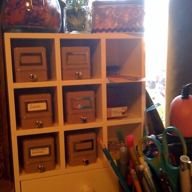 Quickutz storage shelf