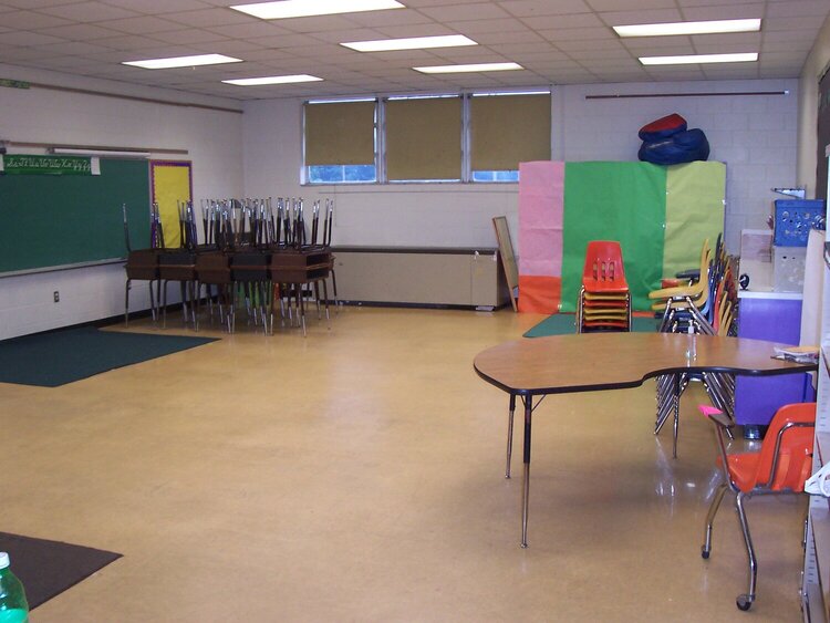6/18/09 - Empty Classroom