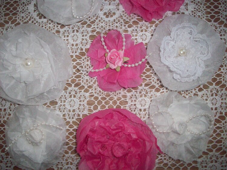 Wrapping tissue paper flowers