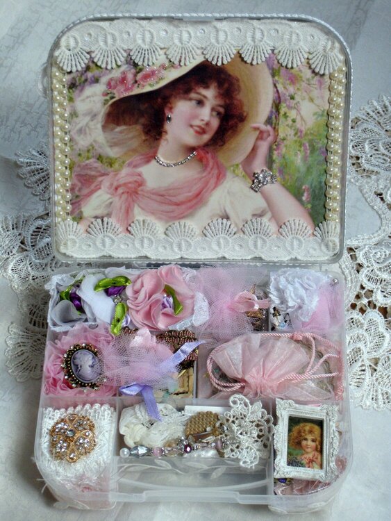 Embellishment Box for Jess (Donna&#039;s Swap)