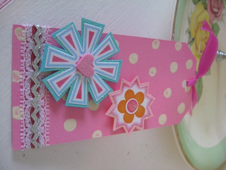 3-D Flowers Gift Tag