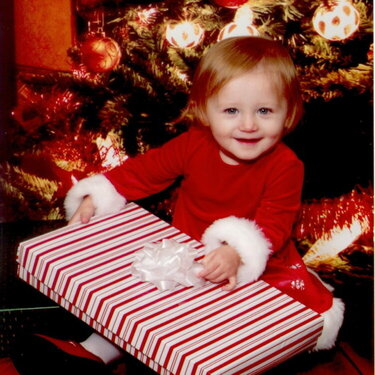 2007 Christmas-Lindsay w/ Gift