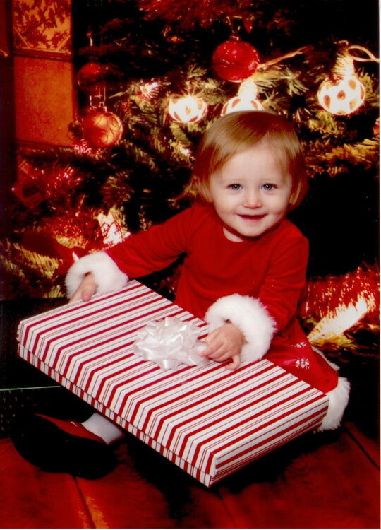 2007 Christmas-Lindsay w/ Gift