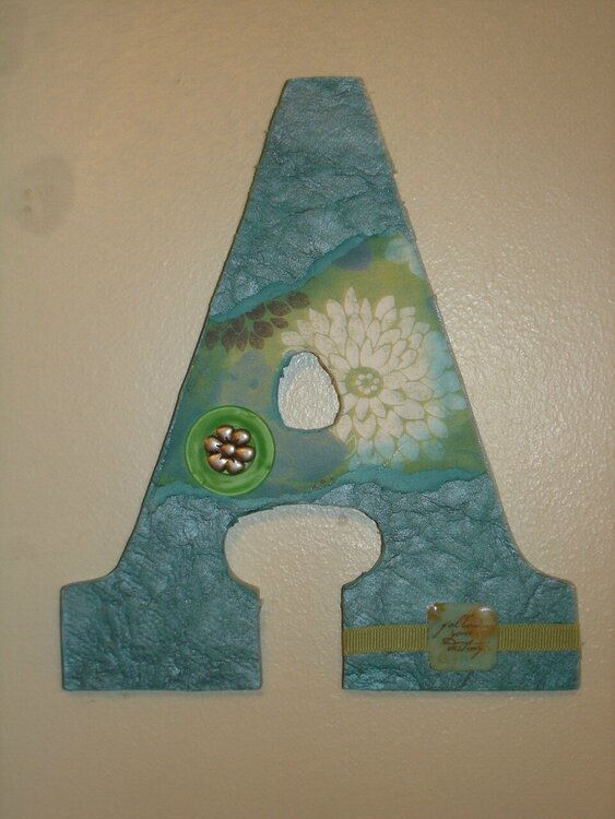 Decorated wooden letters DREAM