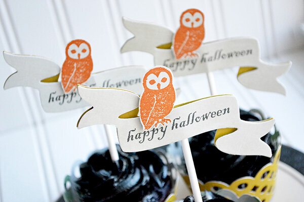 *We R* Halloween Cupcake Toppers &amp; Wrappers