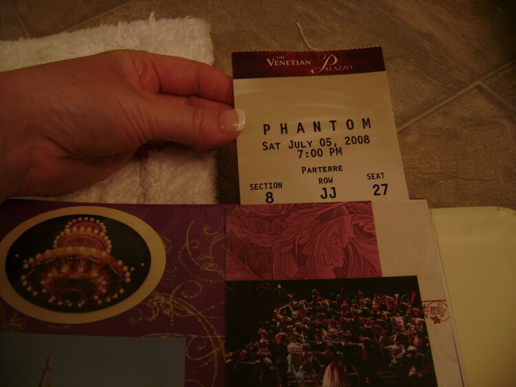 Phantom LO, tickets