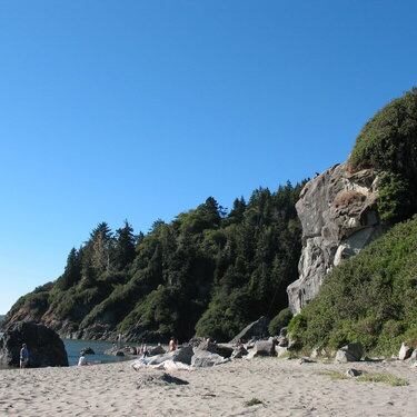 The cliffs at Moonstone Beach